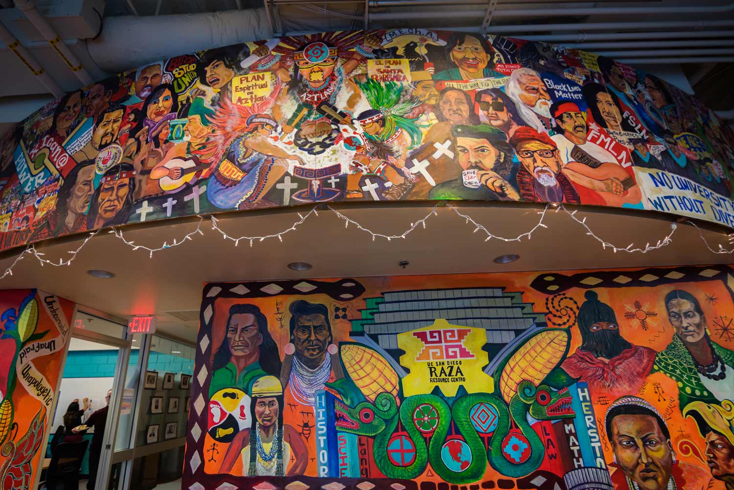 Raza Resource Centro Mural